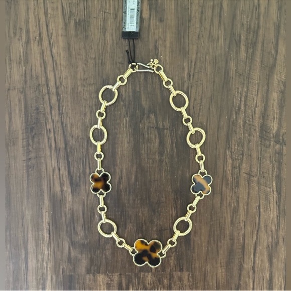 Ann Taylor tortoise shell print clover statement necklace - Picture 2 of 13